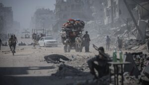 israil askerleri gazzede evini kontrol eden filistinliyi katletti Ysv9v51U.jpg