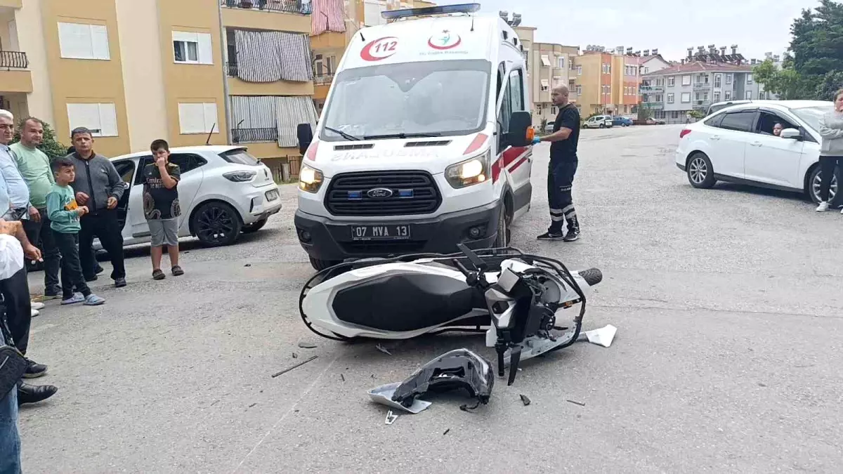manavgatta motosiklet ve otomobil carpisti 1 yarali Trzd2nID.jpg