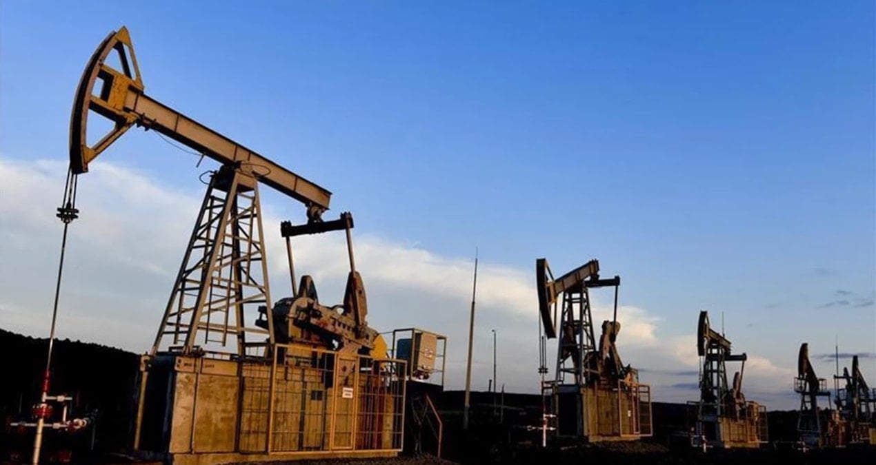 artik kendi kendimize yetiyoruz dediler benzini mazotu ithal etmeyi biraktilar imkLVuwI.jpg