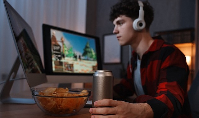 enerji icecegiyle alkol karisimi ilk belirtiler carpinti ve tansiyon yukselmesi SrpNNSBV.jpg